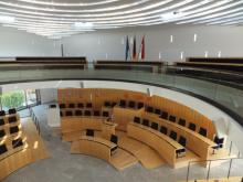 Innenansicht des Plenarsaals im Hesssichen Landtag Wiesbaden